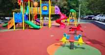 Stire din Social : Locuri de joacă reabilitate de Primărie