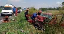 Stire din Eveniment : IMAGINI ȘOCANTE / GRAV ACCIDENT RUTIER LA SIBIOARA. O FEMEIE A MURIT, ȘOFERUL ERA BEAT MANGĂ