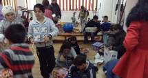 Stire din Cultură-Educație : 200 de cutii pentru 130 de copii