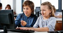 Stire din Cultură-Educație : 200 de euro de la stat pentru a-și cumpăra un computer. Cine are dreptul la bani?