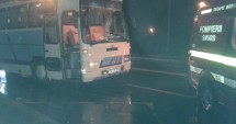 Stire din Eveniment : Galerie foto. Accident rutier mortal pe Podul de la Doraly. Un bărbat a fost ucis de un autocar
