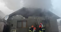 Stire din Eveniment : UPDATE Incendiu la o casă din cartierul Brătianu. Intervin pompierii