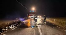 Stire din Eveniment : Un bebeluş de trei săptămâni a murit după ce căruţa în care se afla a fost spulberată de o maşină