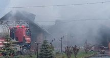Stire din Eveniment : Femeie carbonizată într-un incendiu izbucnit la o pensiune. Şapte persoane au fost evacuate
