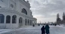 Stire din Social : Peisajul de iarnă aduce mulți constănțeni pe faleza Cazinoului