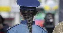 Stire din Eveniment : Hoț prins după ce a furat parfumuri și a agresat o polițistă pe stradă