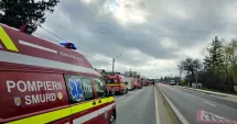 Stire din Eveniment : Accident cu microbuz plin de pasageri. 11 persoane au ajuns la spital