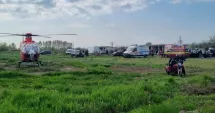 Stire din Eveniment : Accident într-un târg săptămânal. Cinci răniți după ce un șofer de 77 de ani a pierdut controlul mașinii