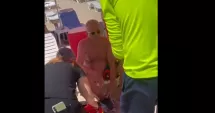 Stire din Eveniment : Accident pe plaja din Eforie. Un turist a fost rănit după ce o ambarcațiune a fost răsturnată de valuri