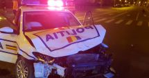 Stire din Eveniment : VIDEO / Accident în miez de noapte: mașină de poliție și Uber implicate