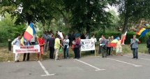 Stire din Social : GALERIE FOTO / Au sunat sirenele la Primăria Constanța! Șoferii de la RATC cer salarii mai mari