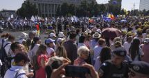 Stire din Social : Unii profesori ameninţă că vor intra marţi, 9 septembrie în clase, dar nu vor preda