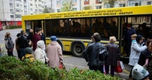 Stire din Eveniment : GALERIE FOTO / Panică printre călătorii unui autobuz RATC! UȘA AUTOVEHICULULUI S-A RUPT ÎN TIMPUL MERSULUI