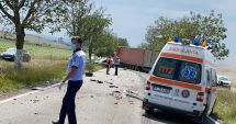 Stire din Eveniment : UN ACCIDENT GRAV A BLOCAT TRAFICUL! Un mort și mai mulți răniți!