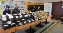 Stire din Actualitate : 240 de kilograme de cocaină ascunse printre conservele de ton într-un container