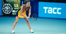 Stire din Sport : Tenis / A câştigat ancheta WTA! Simona Halep, cea mai frumoasă lovitură a anului 2021
