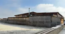 Stire din Social : Ultima construcție ilegală rămasă pe litoral. Clubul refuză demolarea, iar cazul a ajuns în instanță