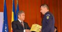 Stire din Eveniment : Polițist din Constanța, felicitat de vicepremierul Gabriel Oprea