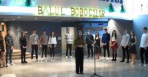 Stire din Sport : Canotaj / Balul Bobocilor, în cantonamentul de la Izvorani. Elisabeta Lipă, prezentă la eveniment