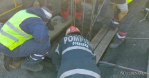 Stire din Eveniment : Galerie FOTO-VIDEO. Bărbat din Ovidiu, căzut într-un puț de 15 metri - UPDATE