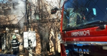 Stire din Eveniment : GALERIE FOTO / Victima arsă în explozia din Eforie Nord, intubată. Este în drum spre spital