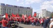 Stire din Social : Angajații Poștei Române au ieșit în stradă, nemulțumiți de concedierile colective anunțate