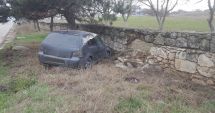 Stire din Eveniment : GALERIE FOTO / ACCIDENT RUTIER LA CONSTANȚA. UN ȘOFER S-A IZBIT CU MAȘINA-N ZID