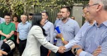 Stire din Social : Tensiune uriașă în guvern: Ministrul Muncii a purtat discuții fulger cu protestatarii de la Finanțe