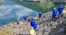 Stire din Social : Voluntarii “Let's Do It, România!” au adunat o mie de tone de deşeuri de pe cursurile apelor