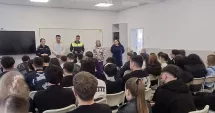 Stire din Eveniment : Elevii din Murfatlar învață de la polițiști și psihologi ce riscuri ascunde consumul și traficul de droguri