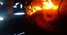 Stire din Eveniment : INCENDIU MISTUITOR la Ostrov! Nouă ore s-au luptat pompierii cu flăcările!