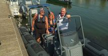 Stire din Eveniment : Turiști în pericol după ce ambarcațiunea în care se aflau s-a răsturnat