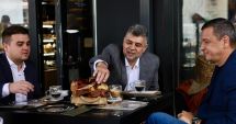 Stire din Politică-Administrație : Agenda premierului român: ieri cozonaci în Suceava, azi celulă de criză la Galați