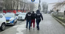 Stire din Eveniment : Tânăr din Medgidia, reținut pentru furt și tâlhărie calificată. Doi minori, suspectați în același dosar