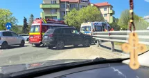 Stire din Eveniment : Accident rutier în Ovidiu. Echipaje SMURD și SAJ au intervenit de urgență pentru evaluarea victimelor
