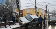 Stire din Eveniment : ACCIDENT SPECTACULOS LA CONSTANȚA! Mașină urcată pe stâlp