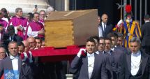 Stire din Eveniment : Ziua despărțirii de „un papă apropiat de oameni, cu o inimă deschisă pentru toţi”