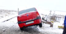 Stire din Eveniment : GALERIE FOTO. Mașină lovită de tren, în județul Constanța. Victima, o femeie - update