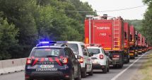 Stire din Social : Pompierii români care au plecat să ajute la stingerea incendiilor din Grecia au ajuns la Atena
