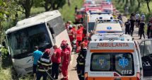 Stire din Eveniment : Plan roșu de intervenție după ce un autocar cu 12 persoane s-a răsturnat