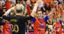 Stire din Sport : Tricoul handbalistei Cristina Neagu, de la Campionatul Mondial din Danemarca, adjudecat cu 3.000 de lei, la o licitație caritabilă