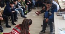Stire din Eveniment : Galerie foto / Elevii au învățat să acorde primul ajutor