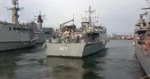 Stire din Eveniment : Vânătorul de mine M 271 participă la o misiune de supraveghere și securizare a Mării Negre