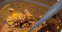 Stire din Social : Restaurant din Ovidiu, în centrul unui scandal. Sute de kilograme de alimente retrase de la vânzare