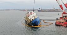 Stire din Eveniment : Ridicarea navei răsturnate în portul Midia, amânată din cauza vântului puternic!