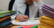 Stire din Cultură-Educație : Cine poate face parte din grupurile de lucru pentru evaluările, examenele şi concursurile naţionale din anul şcolar 2021 – 2022