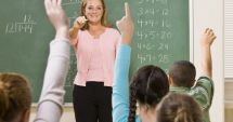 Stire din Cultură-Educație : Bani în plus pentru profesori din noul an școlar. Cine primește un spor de 10% la salariu