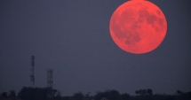 Stire din Social : Eclipsă de LUNĂ, în această seară. La ce oră se poate vedea din România