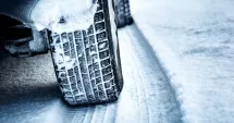 Stire din Actualitate : Accident cu trei răniți, printre care un român, din cauza unui autoturism fără cauciucuri de iarnă