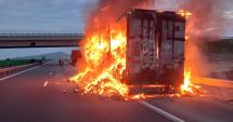 Stire din Eveniment : Incendiu pe autostrada A2. Intervin trei mașini de stingere
